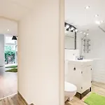 شقة Cozy Garden Loft - 2 Queen Beds, 5min To Szimpla