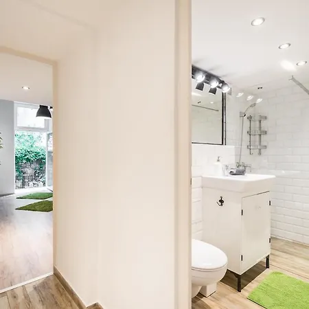 아파트 Cozy Garden Loft - 2 Queen Beds, 5min To Szimpla