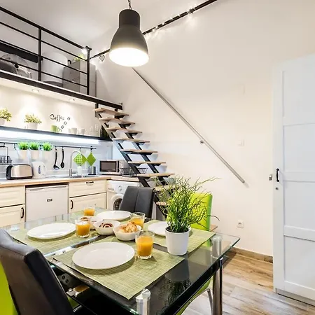 Cozy Garden Loft - 2 Queen Beds, 5min To Szimpla