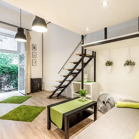 Cozy Garden Loft - 2 Queen Beds, 5min To Szimpla アパート *