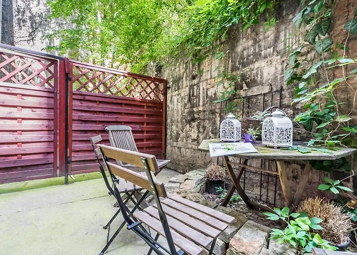 Cozy Garden Loft - 2 Queen Beds, 5min To Szimpla Apartament