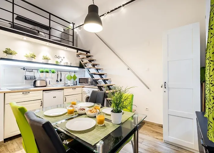 Cozy Garden Loft - 2 Queen Beds, 5min To Szimpla