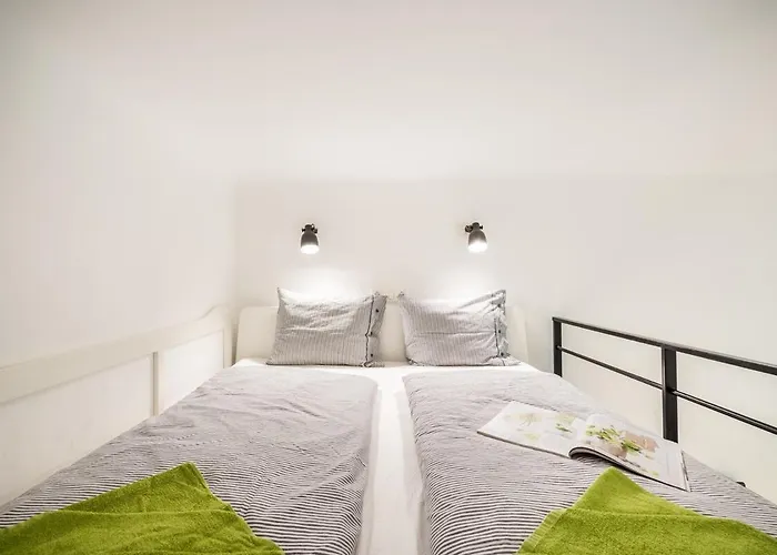 Cozy Garden Loft - 2 Queen Beds, 5min To Szimpla Apartment